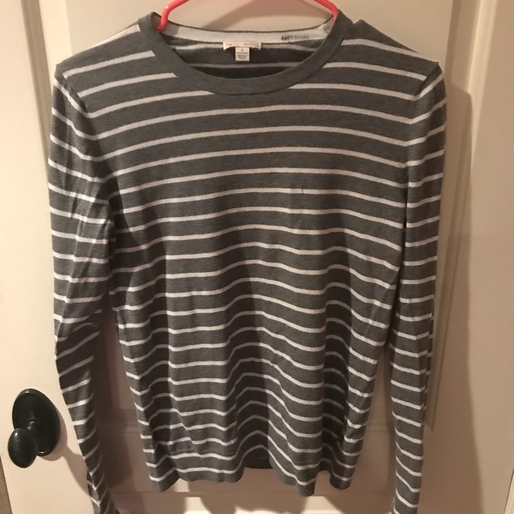 Long-sleeve stripped sweater